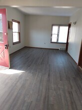 406 E Beacon Ave, Unit lower in New London, WI - Building Photo - Building Photo