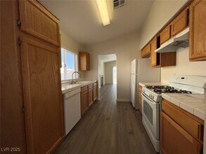 635 Delorean Dr in North Las Vegas, NV - Building Photo - Building Photo