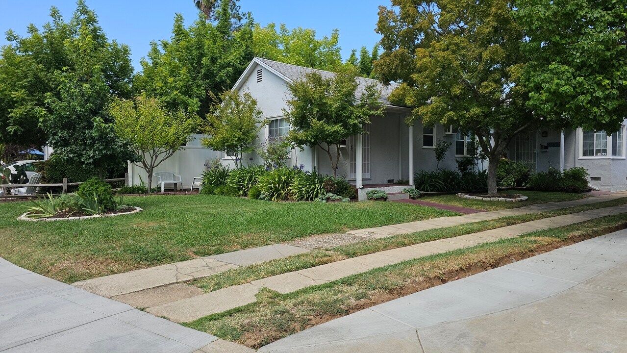 2231 10th Ave in Sacramento, CA - Building Photo