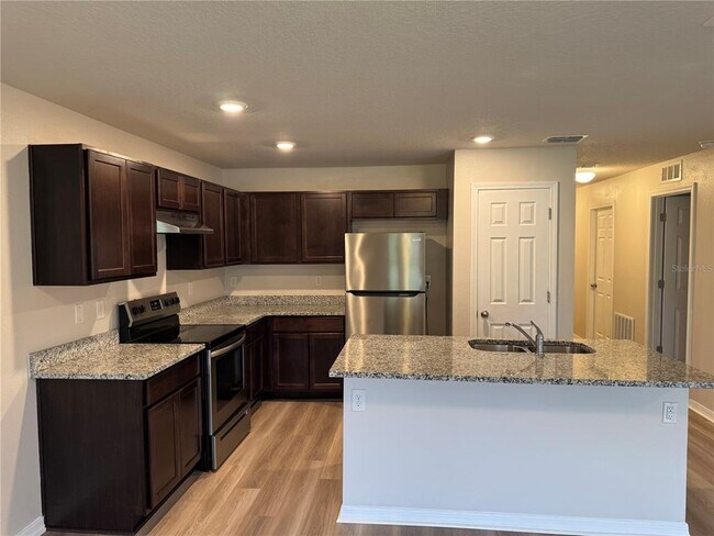 49 Brunswick Ln in Palm Coast, FL - Foto de edificio - Building Photo