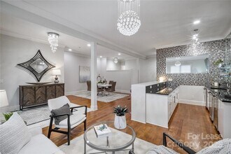 17136 Carolina Academy Rd in Charlotte, NC - Foto de edificio - Building Photo