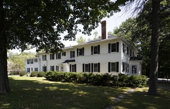 529 Maine Ave in Farmingdale, ME - Building Photo - Building Photo
