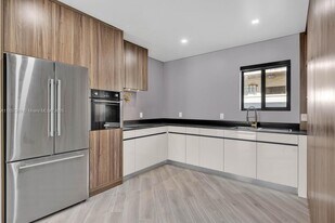 8931 NE 2nd Ave in El Portal, FL - Building Photo