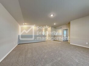 710 Moonlight Pl in Lavon, TX - Foto de edificio - Building Photo