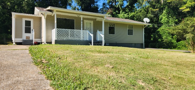 8101 Skinner Ave in Leeds, AL - Building Photo - Building Photo