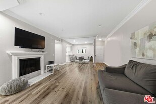 4301 Fulton Ave in Los Angeles, CA - Building Photo