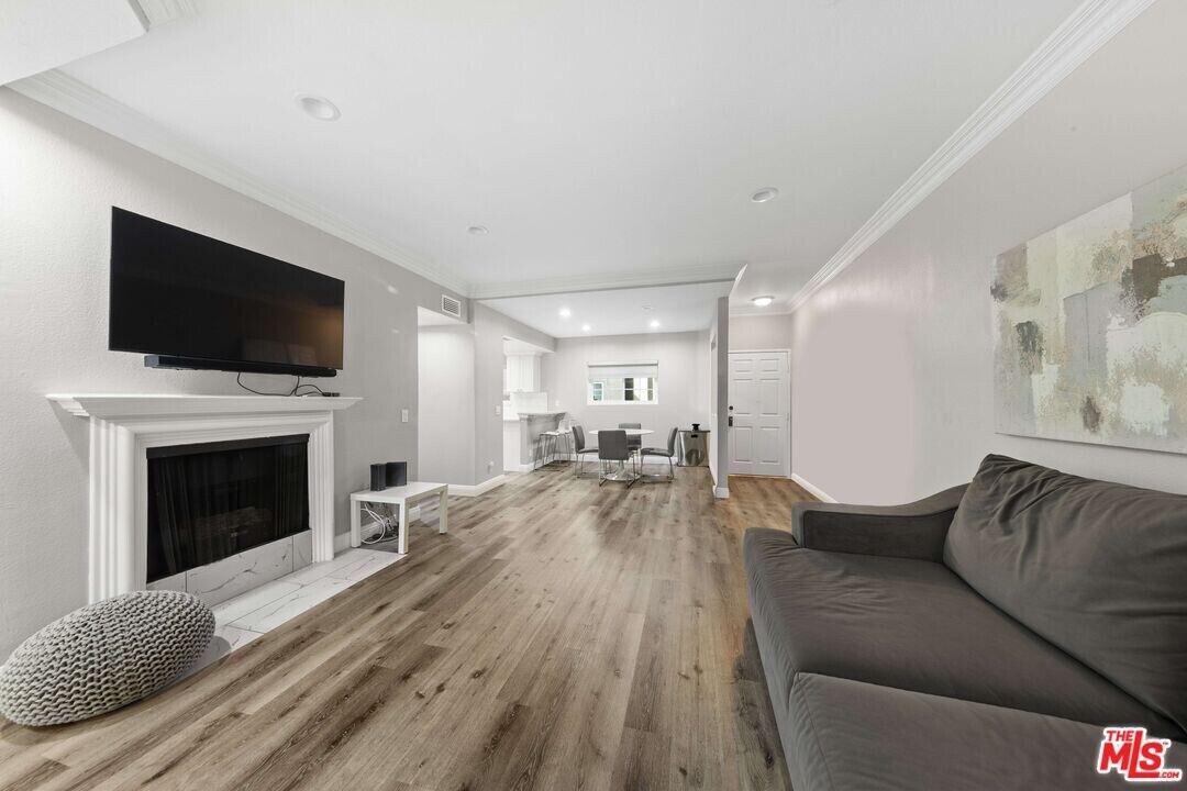 4301 Fulton Ave in Los Angeles, CA - Building Photo