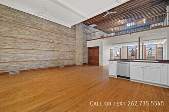 330 Main St-Unit -3 in Racine, WI - Building Photo - Building Photo