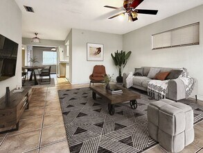 413 Krueger St in Orlando, FL - Foto de edificio - Building Photo