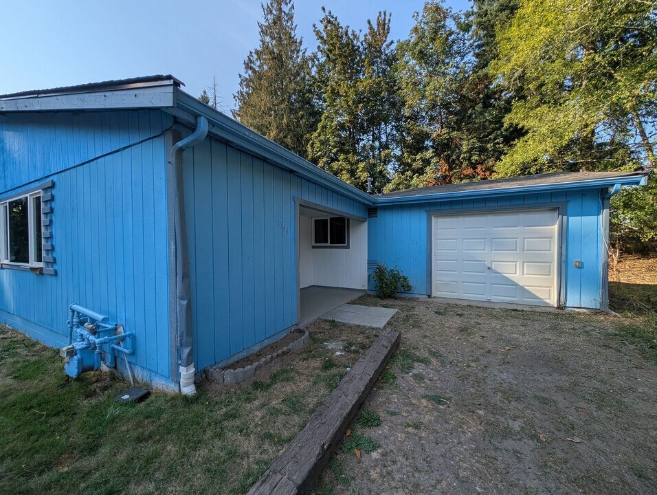 1148 Baby Doll Rd SE in Port Orchard, WA - Building Photo