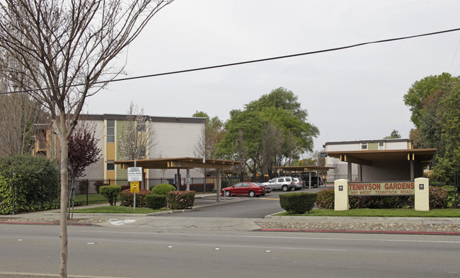 Tennyson Gardens in Hayward, CA - Building Photo - Building Photo