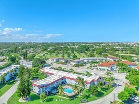450 W Camino Real in Boca Raton, FL - Building Photo