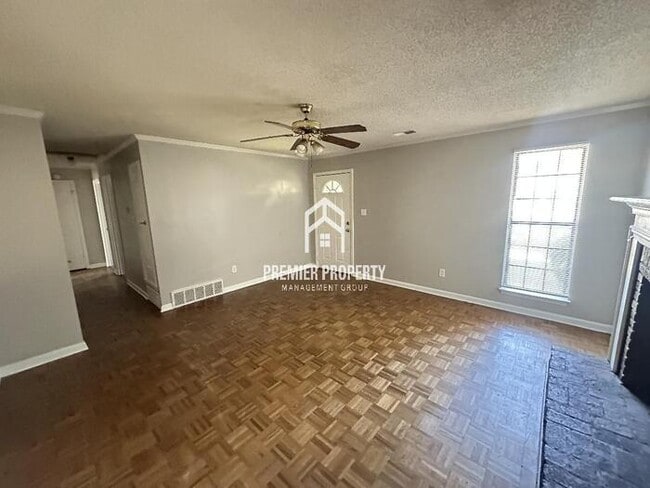 4586 S Berrypick Ln in Memphis, TN - Building Photo - Building Photo