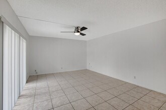 2555 Albatross Rd N in Delray Beach, FL - Building Photo - Building Photo