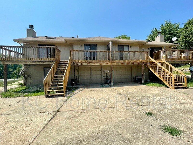 8939 Armstrong Ave Photo
