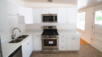 5558 S Somerset Way in Salt Lake City, UT - Building Photo