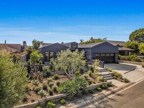 531 De Anza Dr in Newport Beach, CA - Building Photo - Building Photo