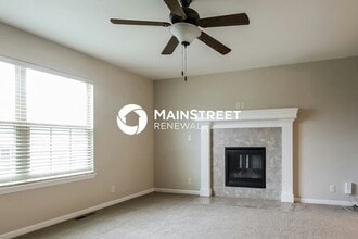 1305 NW Hilltop Ln in Grain Valley, MO - Building Photo - Building Photo
