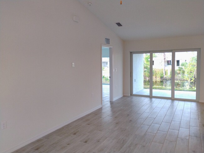 3728 NE 15th Ave in Cape Coral, FL - Building Photo - Building Photo