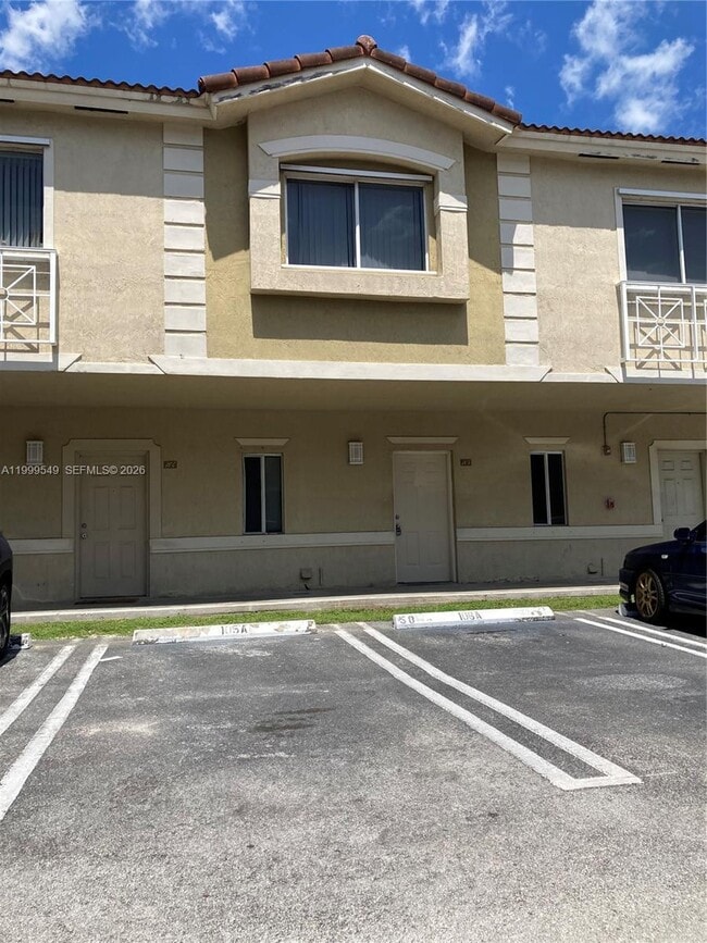 7985 NW 8th St in Miami, FL - Building Photo - Building Photo