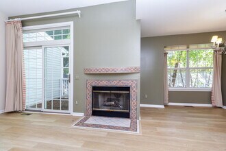 1093 Fairways Blvd in Troy, MI - Building Photo - Building Photo