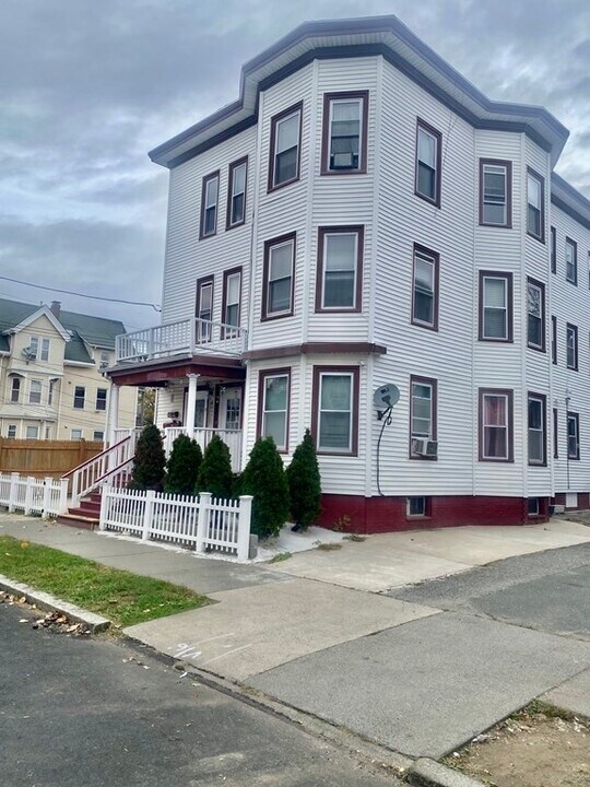 41 Park St-Unit -2 in Lynn, MA - Building Photo