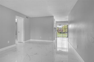 5325 Curry Ford Rd in Orlando, FL - Building Photo - Building Photo