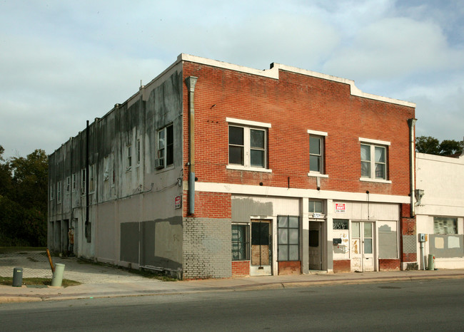 1714 S Saint Marys St in San Antonio, TX - Building Photo - Building Photo