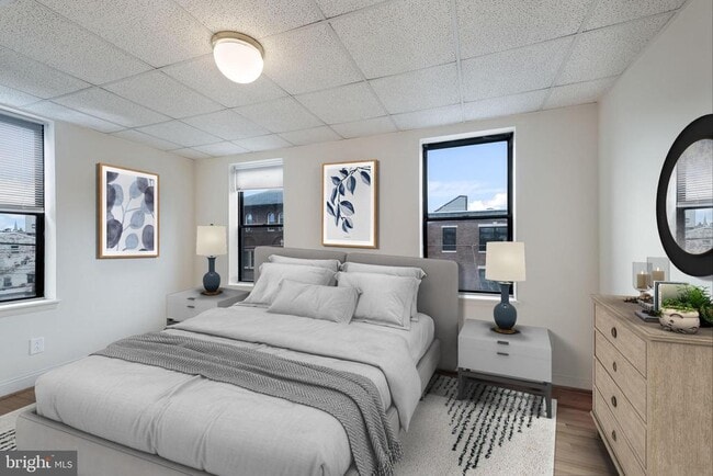 937 Christian St in Philadelphia, PA - Building Photo - Building Photo