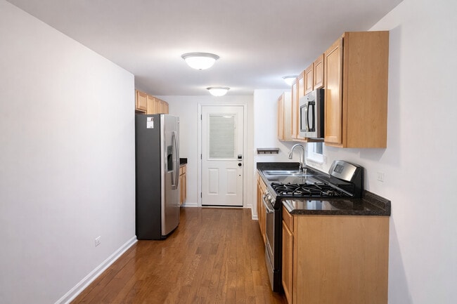 222 Harrison St in Carpentersville, IL - Building Photo - Building Photo