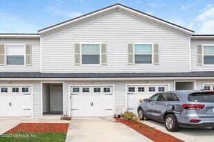 512 Eiseman Wy in Jacksonville, FL - Building Photo