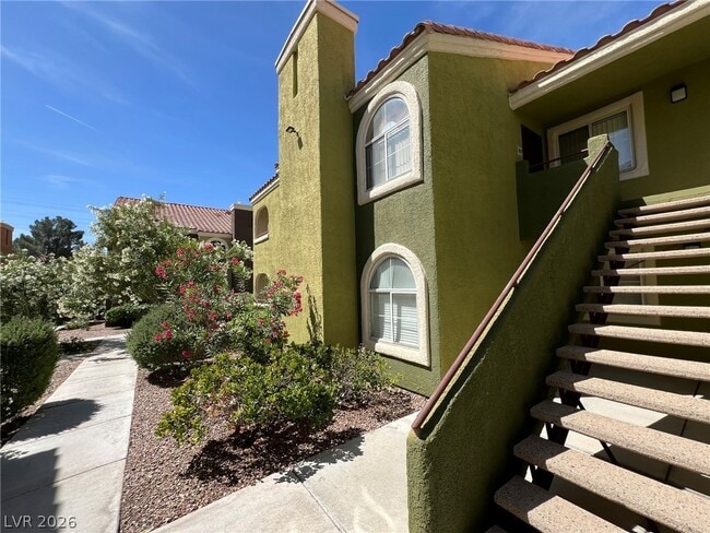 7950 W Flamingo Rd in Las Vegas, NV - Building Photo - Building Photo