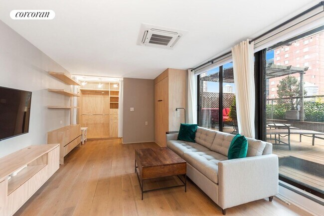 215 E 24th St in New York, NY - Foto de edificio - Building Photo