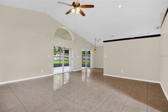 2489 Tommys Turn in Oviedo, FL - Foto de edificio - Building Photo