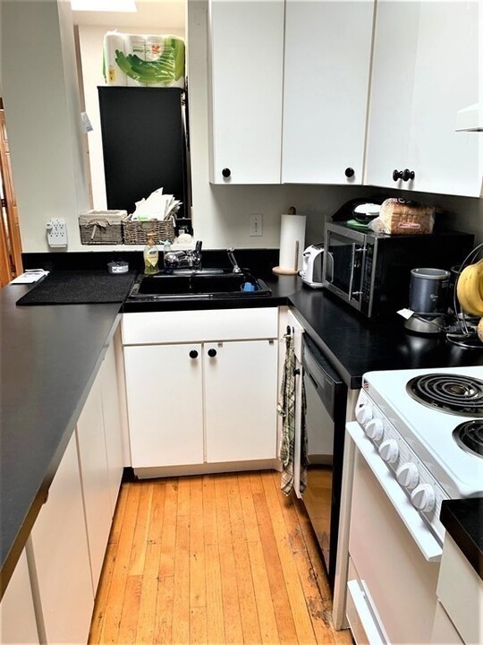 183 H St in Boston, MA - Building Photo