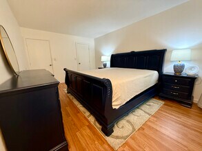 4 Strawberry Bank Rd in Nashua, NH - Building Photo - Building Photo