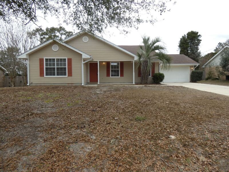 6592 Starboard Dr in Milton, FL - Building Photo