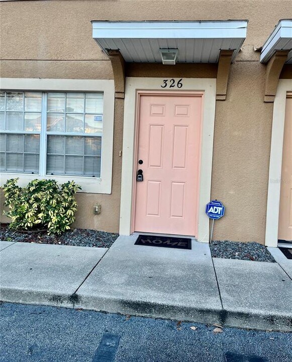 326 Cervantes Dr in Kissimmee, FL - Building Photo
