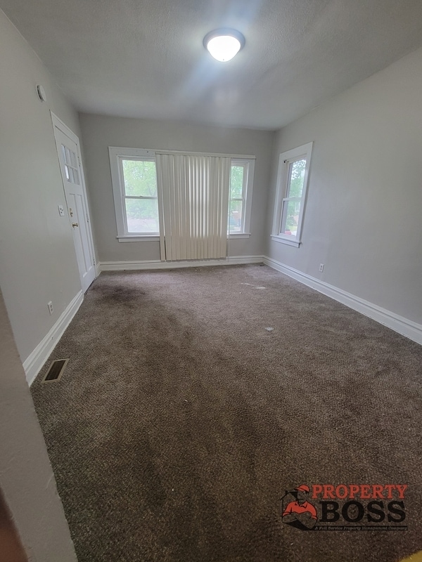 1052 Harrison St in Gary, IN - Building Photo - Building Photo