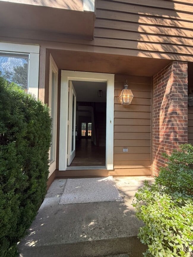 11406 Orchard Green Ct in Reston, VA - Building Photo - Building Photo