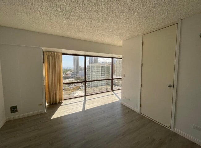 property at 1750 Kalakaua Ave