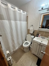 9955 SW 214th St in Cutler Bay, FL - Foto de edificio - Building Photo