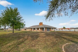 10645 Oak Brook Dr in Houston, TX - Foto de edificio - Building Photo