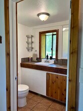 260 Rustic Ln in Bonners Ferry, ID - Foto de edificio - Building Photo