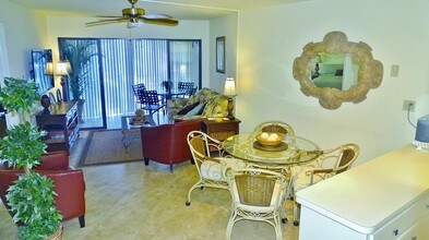 999 Anglers Cove, Unit H502 in Marco Island, FL - Building Photo - Building Photo
