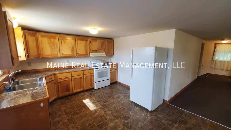21 Wilson St in Skowhegan, ME - Building Photo