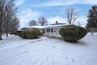 1638 Parkinson Dr in Reynoldsburg, OH - Building Photo - Building Photo
