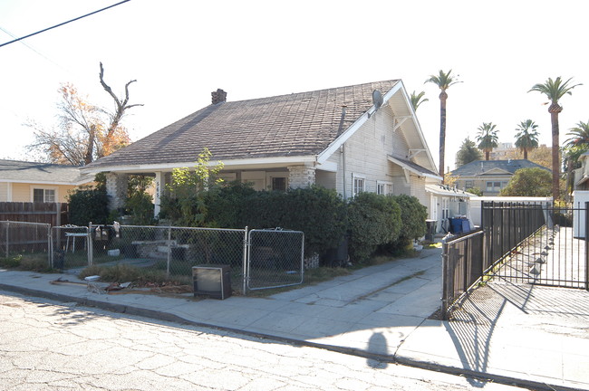 561-565 Victoria St in San Bernardino, CA - Building Photo - Building Photo