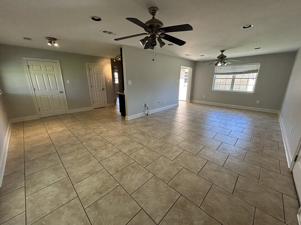 3108 Tournefort St in Chalmette, LA - Building Photo