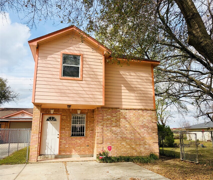 6615 Overlook Dr in Houston, TX - Building Photo